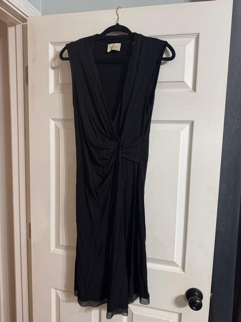 Elie Tahari Black Twist-Front V-Neck Midi Dress